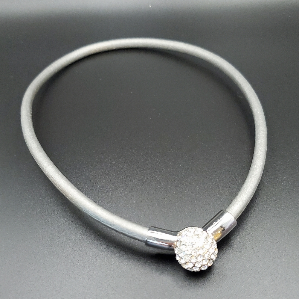 Classy Silver Choker Necklace Pave Crystals Ball Magnetic Closure Sparkly 18"